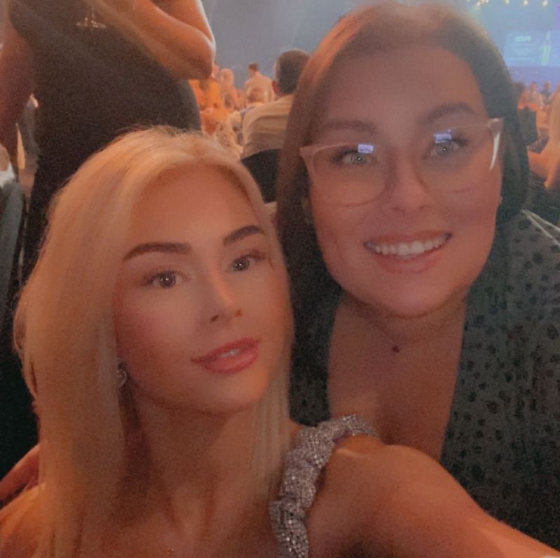 Two female recruiters taking a selfie.